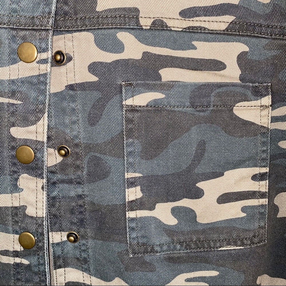 Camouflage Jean Jacket - Picture 5 of 8